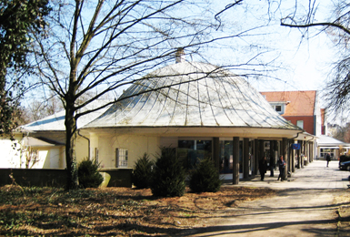 Alte Kolonnaden, Bad Nauheim, Eingangstor